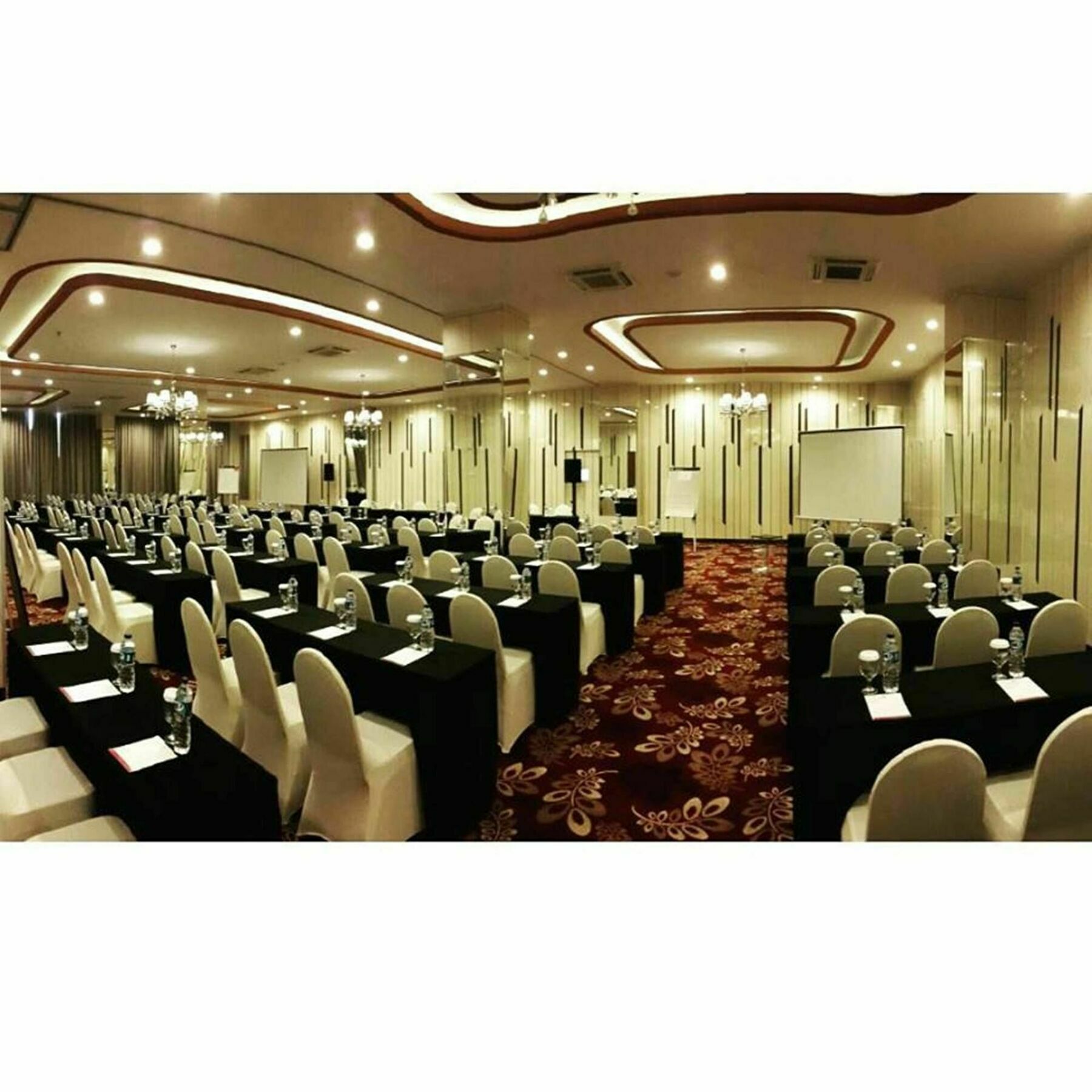 Agria Hotel Bogor Extérieur photo